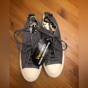 Converse men’s low top sneakers